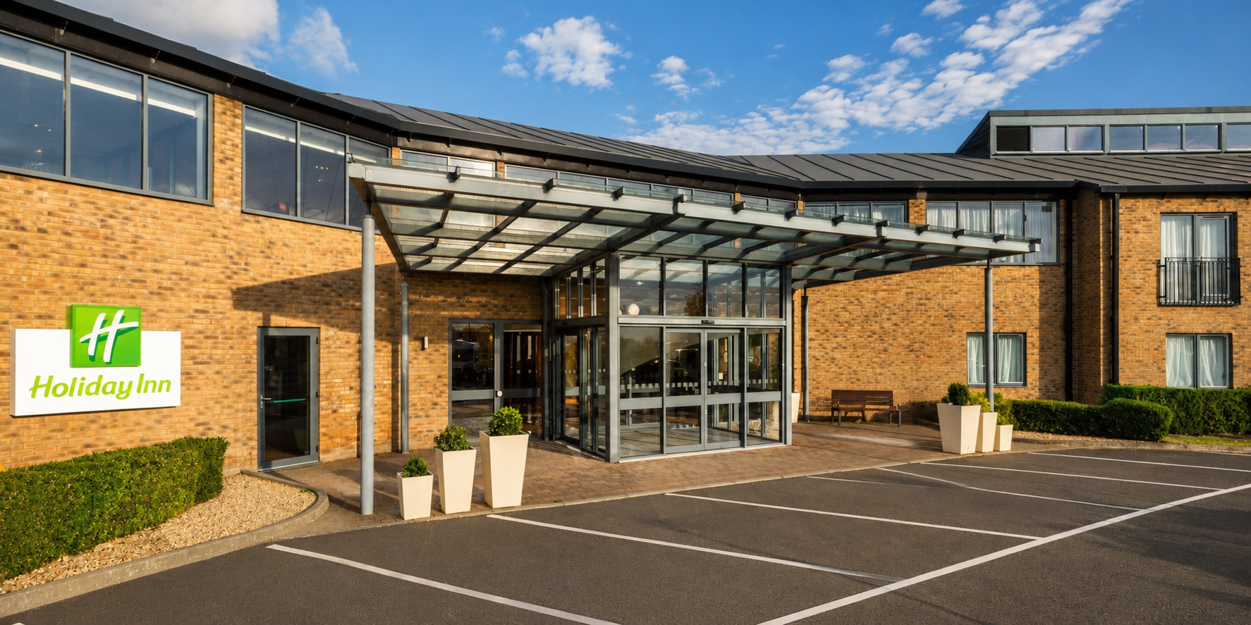 Holiday Inn Huntingdon Review - main entrance.